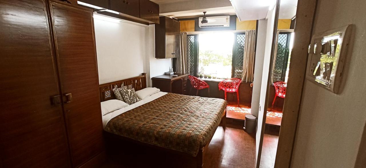 Cozy Private Ac Studio By The Sea Bandstand Bandra W Mumbai Nr Taj Lands End Lägenhet Exteriör bild