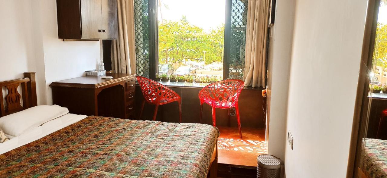 Cozy Private Ac Studio By The Sea Bandstand Bandra W Mumbai Nr Taj Lands End Lägenhet Exteriör bild